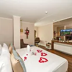 Darkmen Otel