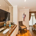 Darkmen Hotel